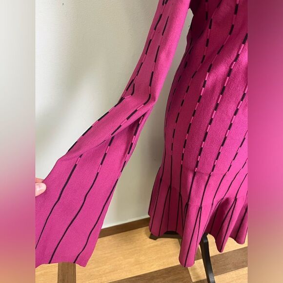 Prabal Gurung Collective
Stripe Off The Shoulder Dress Size 4 - Picture 5 of 11